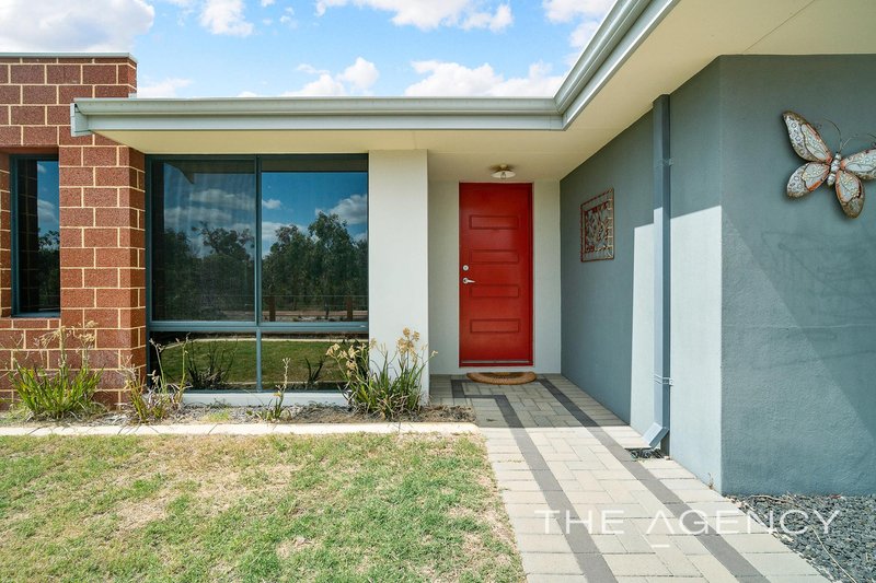 Photo - 43 Dalgarup Way, Ellenbrook WA 6069 - Image 15