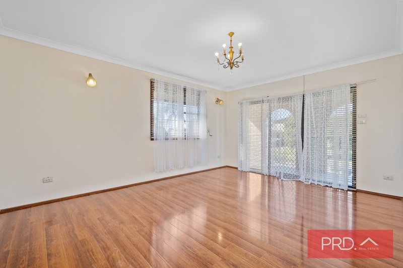 Photo - 43 De Meyrick Avenue, Casula NSW 2170 - Image 6