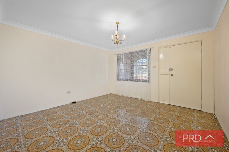 Photo - 43 De Meyrick Avenue, Casula NSW 2170 - Image 8