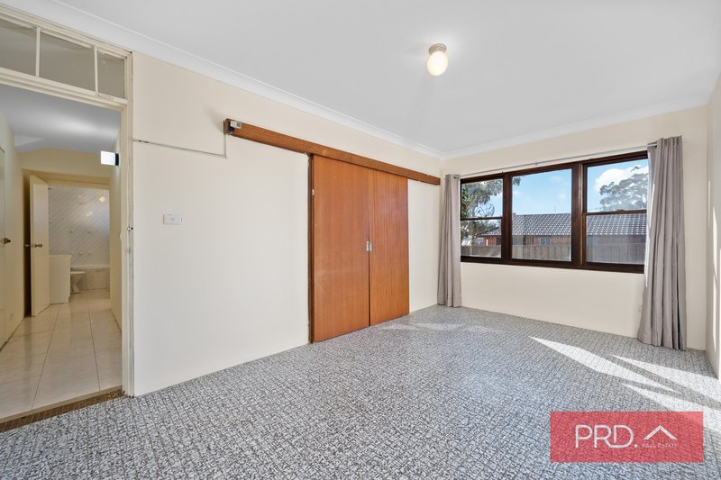 Photo - 43 De Meyrick Avenue, Casula NSW 2170 - Image 9