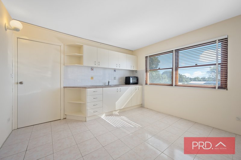 Photo - 43 De Meyrick Avenue, Casula NSW 2170 - Image 10