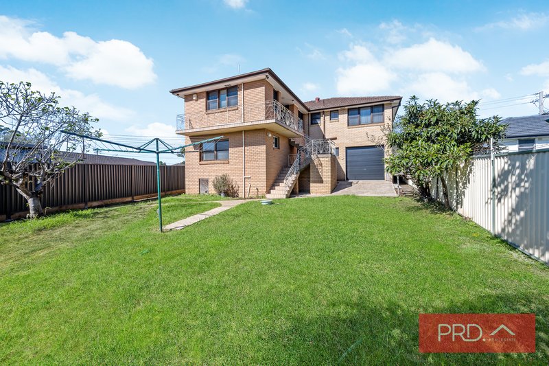 Photo - 43 De Meyrick Avenue, Casula NSW 2170 - Image 13