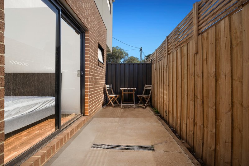 Photo - 43 Edgar Street, Werribee VIC 3030 - Image 17