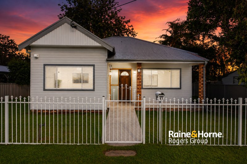 Photo - 43 Edgeworth Street, Cessnock NSW 2325 - Image 1