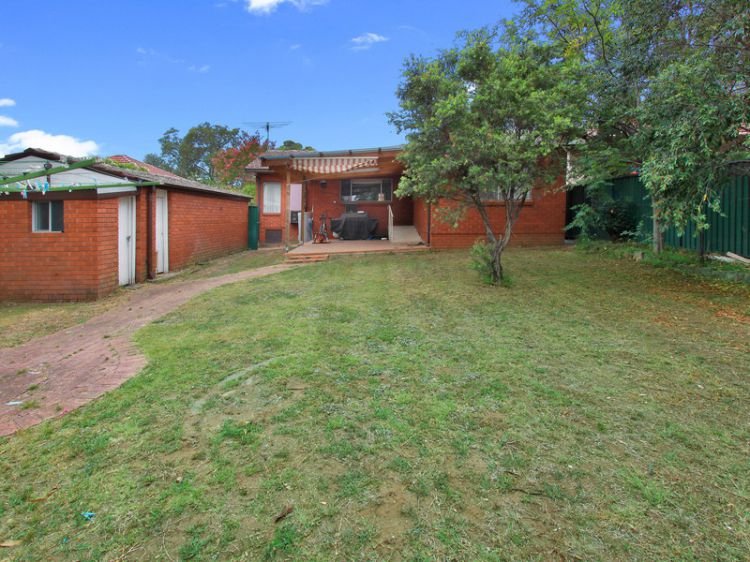 Photo - 43 Edna Avenue, Merrylands NSW 2160 - Image 7