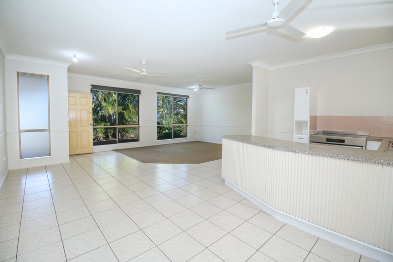 Photo - 43 Eliza Street, Kelso QLD 4815 - Image 3