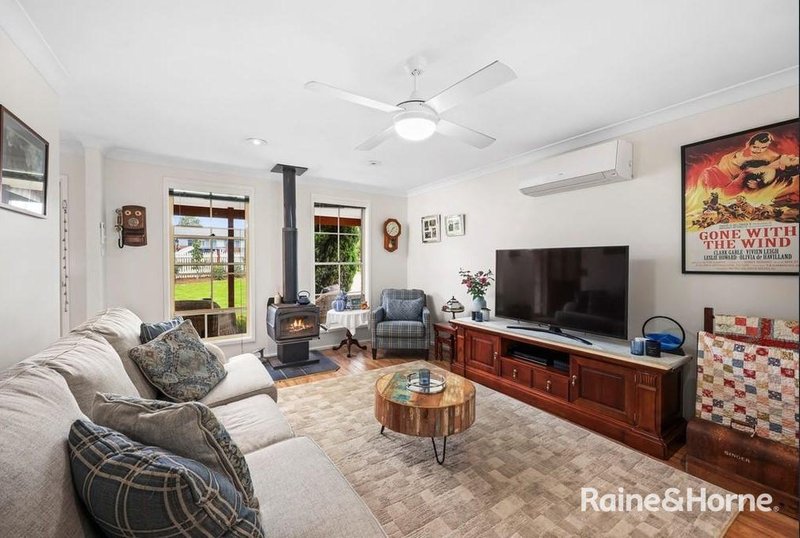 Photo - 43 Ella Street, Hill Top NSW 2575 - Image 2