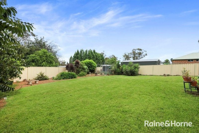 Photo - 43 Ella Street, Hill Top NSW 2575 - Image 11