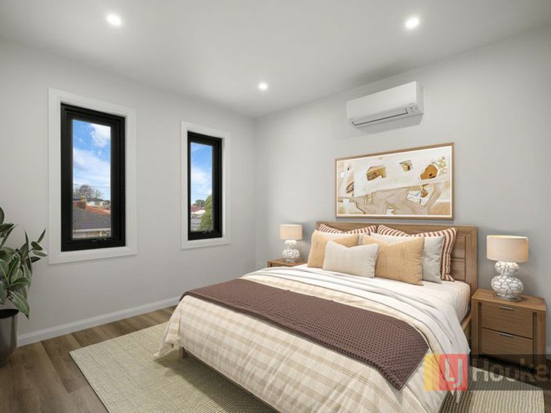 Photo - 43 Emerald Drive, Springvale VIC 3171 - Image 4