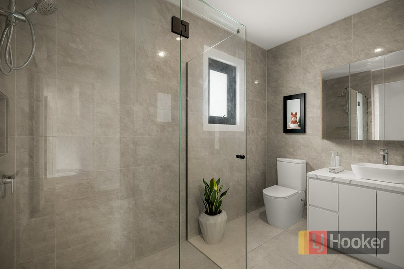 Photo - 43 Emerald Drive, Springvale VIC 3171 - Image 5