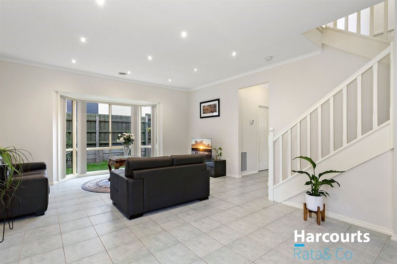 Photo - 43 Fairlie Avenue, Macleod VIC 3085 - Image 5