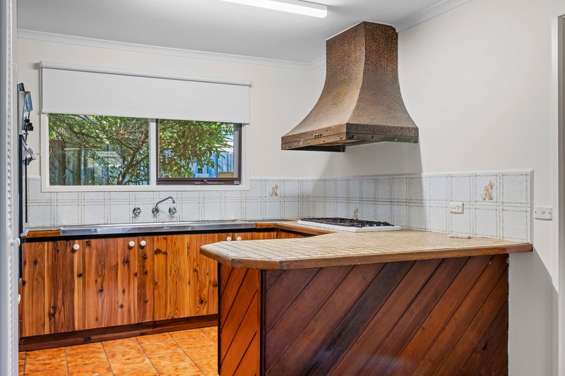 Photo - 43 First Avenue, Melton South VIC 3338 - Image 3