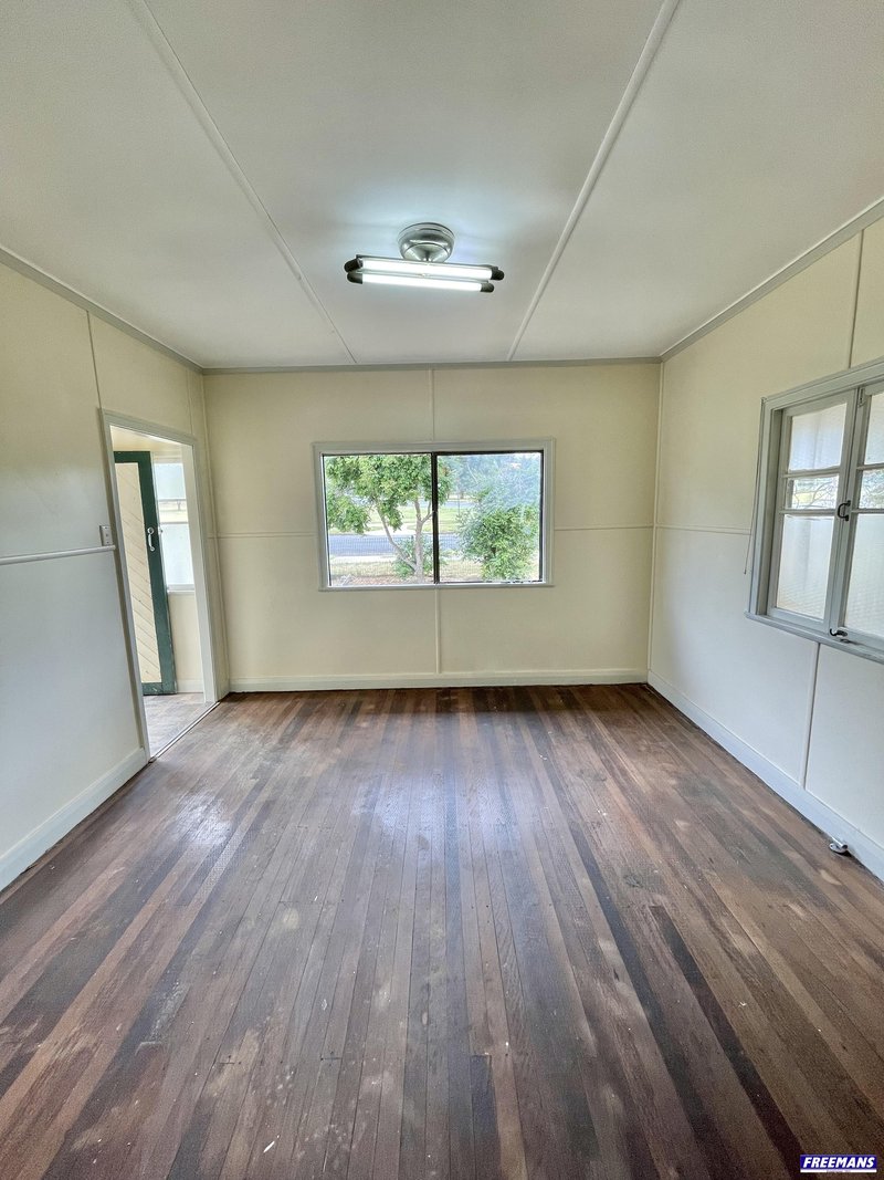 Photo - 43 Fitzroy Street, Kingaroy QLD 4610 - Image 12