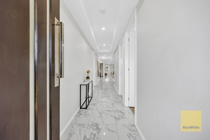 Photo - 43 Freshbrook Avenue, Truganina VIC 3029 - Image 2