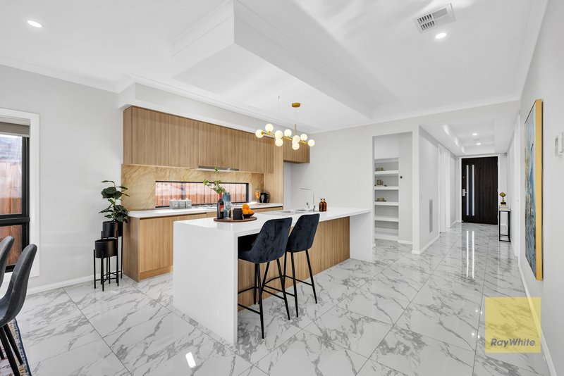 Photo - 43 Freshbrook Avenue, Truganina VIC 3029 - Image 4