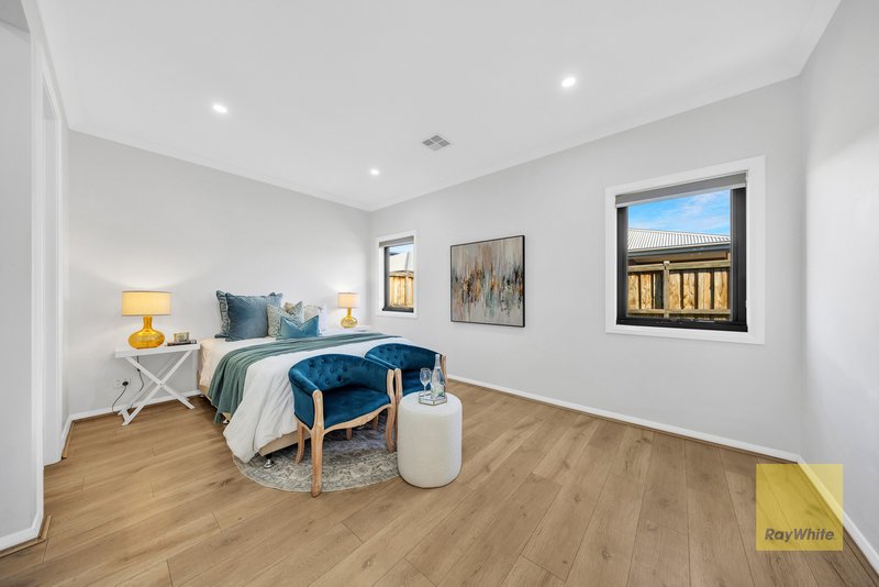 Photo - 43 Freshbrook Avenue, Truganina VIC 3029 - Image 16