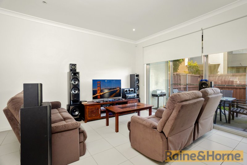 Photo - 43 Freshwater Road, Rouse Hill NSW 2155 - Image 3