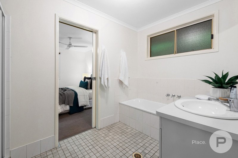 Photo - 43 Gilford Crescent, Albany Creek QLD 4035 - Image 9