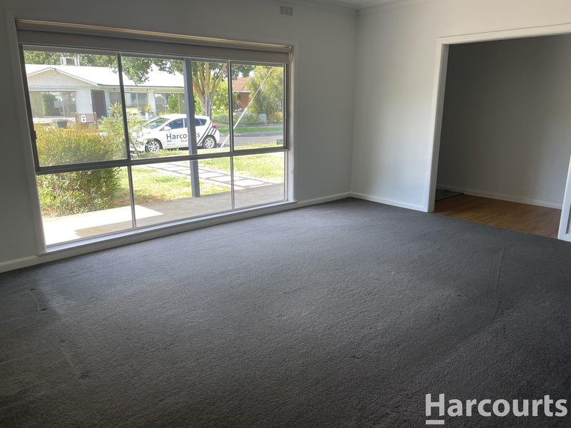 Photo - 43 Gillespie Street, Horsham VIC 3400 - Image 2