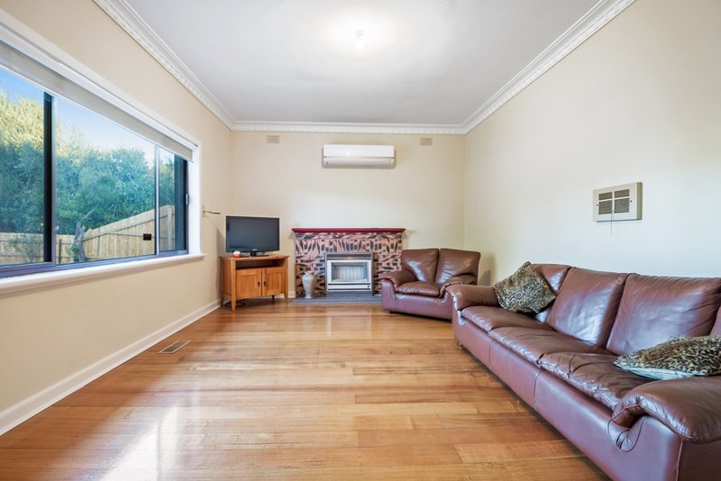 Photo - 43 Glasgow Avenue, Reservoir VIC 3073 - Image 3