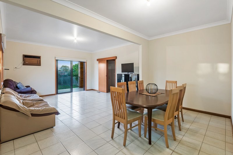 Photo - 43 Glasgow Avenue, Reservoir VIC 3073 - Image 4