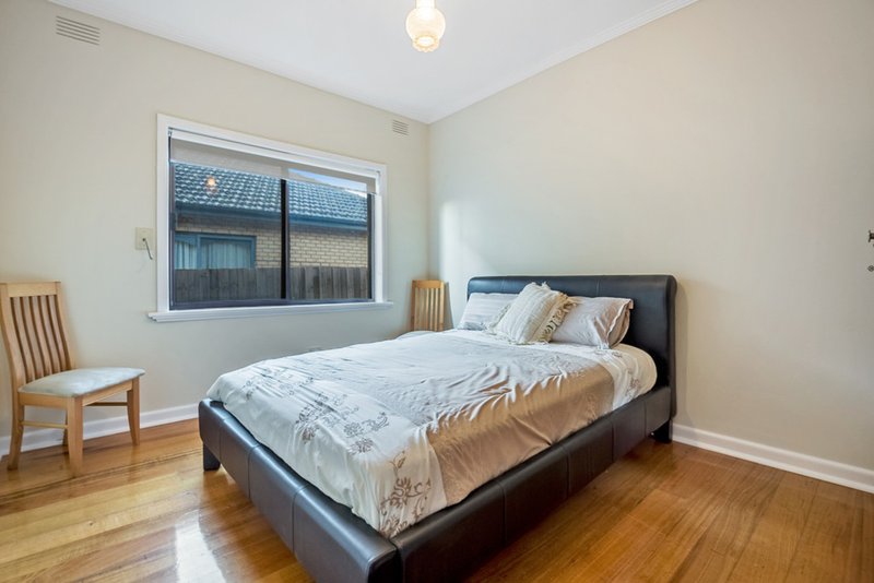 Photo - 43 Glasgow Avenue, Reservoir VIC 3073 - Image 8