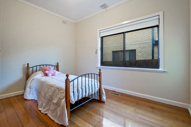 Photo - 43 Glasgow Avenue, Reservoir VIC 3073 - Image 9