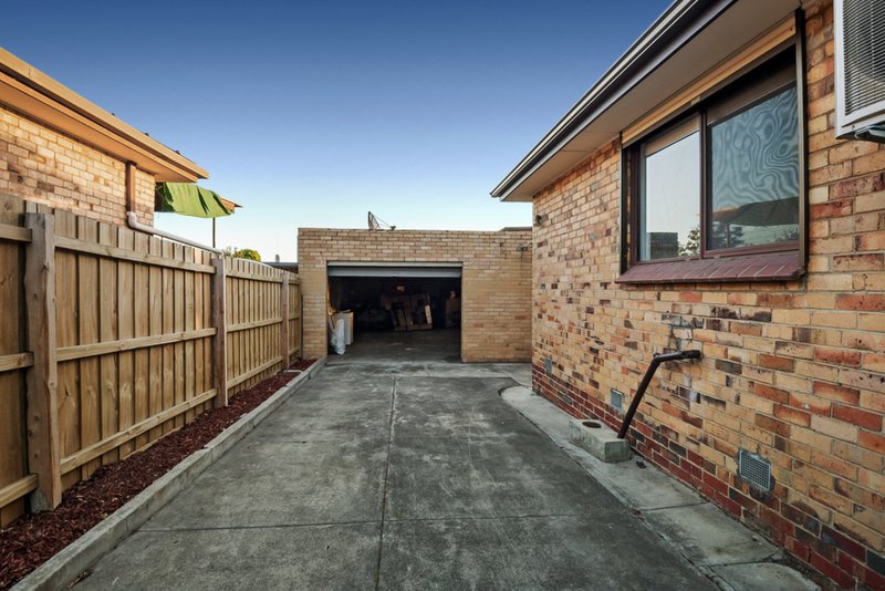 Photo - 43 Glasgow Avenue, Reservoir VIC 3073 - Image 13