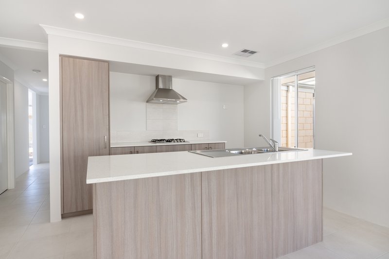 Photo - 43 Golden Bay Drive, Golden Bay WA 6174 - Image 3