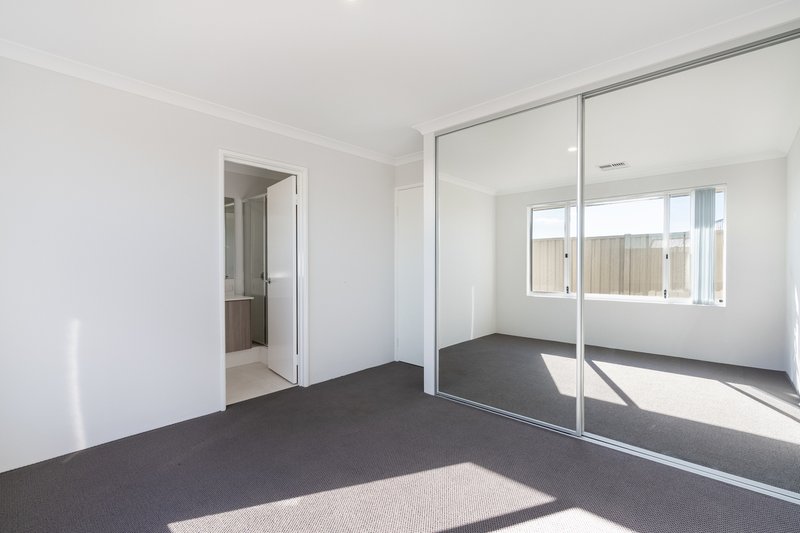 Photo - 43 Golden Bay Drive, Golden Bay WA 6174 - Image 7