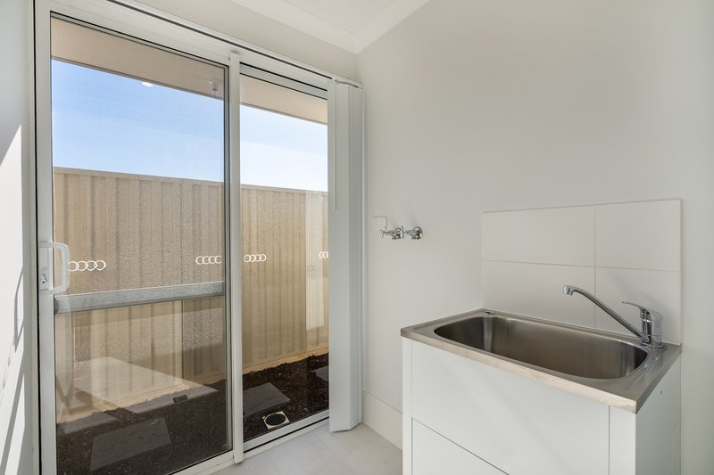 Photo - 43 Golden Bay Drive, Golden Bay WA 6174 - Image 14