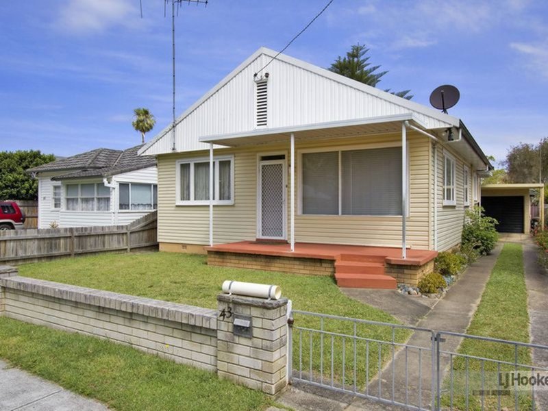 Photo - 43 Gondola Road, North Narrabeen NSW 2101 - Image 1