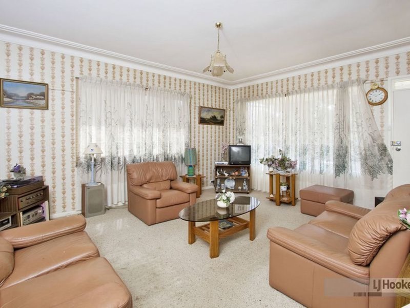 Photo - 43 Gondola Road, North Narrabeen NSW 2101 - Image 4