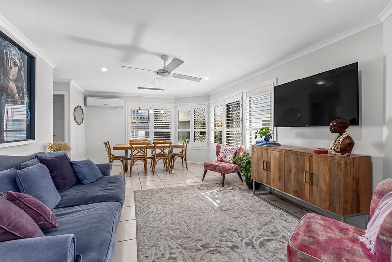 Photo - 43 Granville Drive, Bray Park QLD 4500 - Image 3