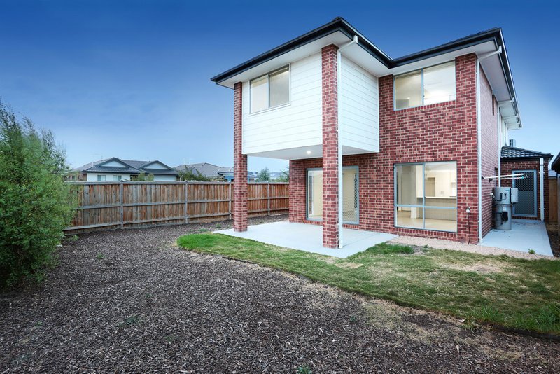 Photo - 43 Grassbird Drive, Point Cook VIC 3030 - Image 12