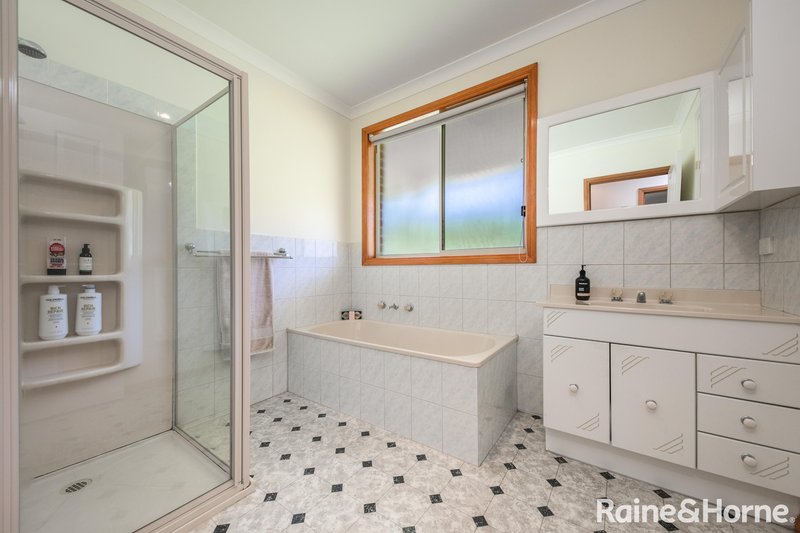 Photo - 43 Greenvale Drive, Gisborne VIC 3437 - Image 16