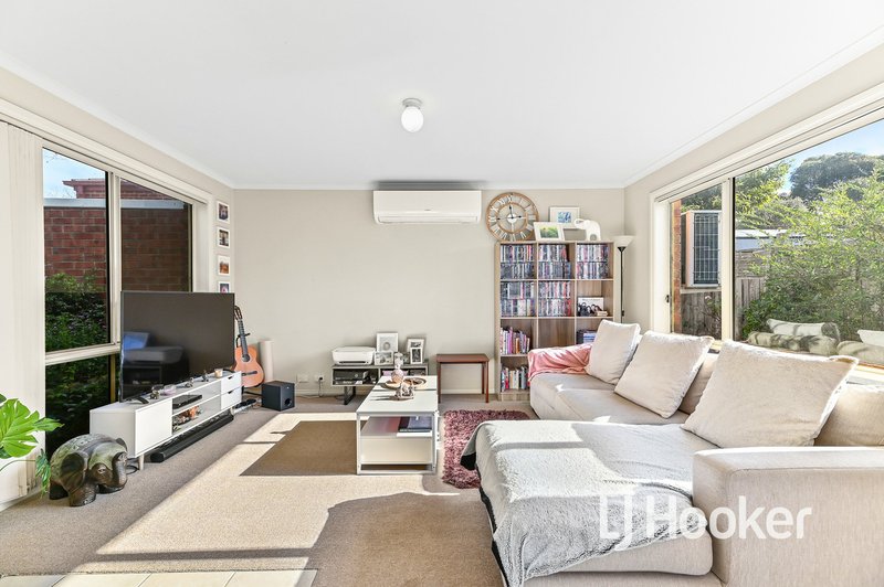 Photo - 4/3 Hale Place, Pakenham VIC 3810 - Image 4