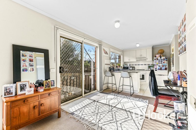 Photo - 4/3 Hale Place, Pakenham VIC 3810 - Image 7