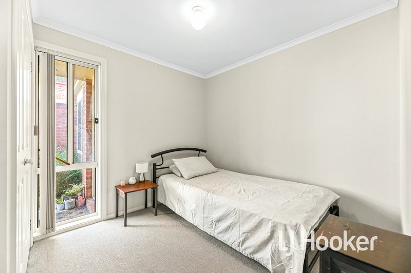 Photo - 4/3 Hale Place, Pakenham VIC 3810 - Image 11