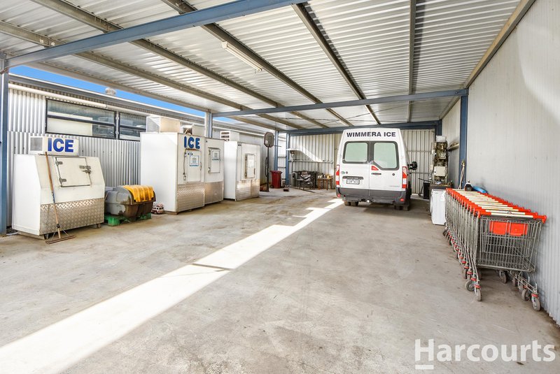 Photo - 43 Hamilton Road, Horsham VIC 3400 - Image 4