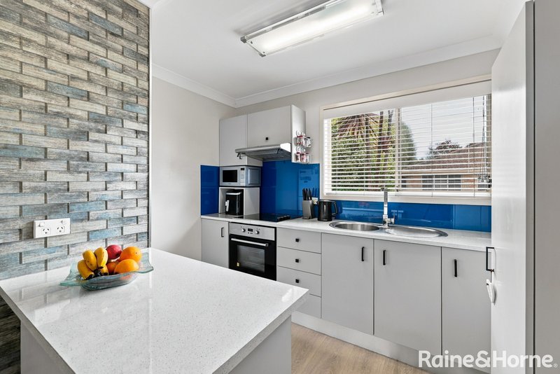 Photo - 4/3 Harbour Boulevard, Bomaderry NSW 2541 - Image 4