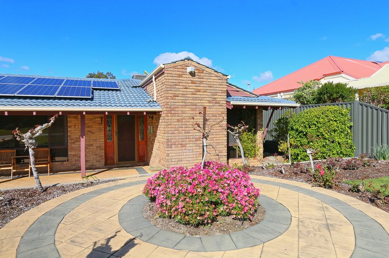 Photo - 43 Harrington Crescent, Leeming WA 6149 - Image 3