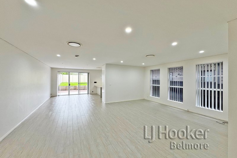 Photo - 43 Hebe Street, Greenacre NSW 2190 - Image 2