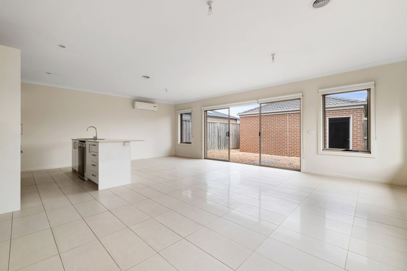 Photo - 43 Hollaway Drive, Mernda VIC 3754 - Image 6