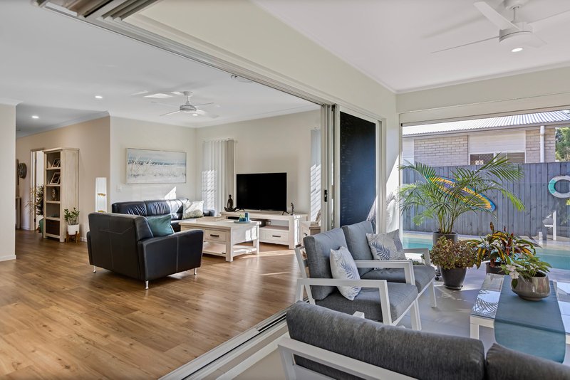 Photo - 43 Honeyeater Place, Bli Bli QLD 4560 - Image 12