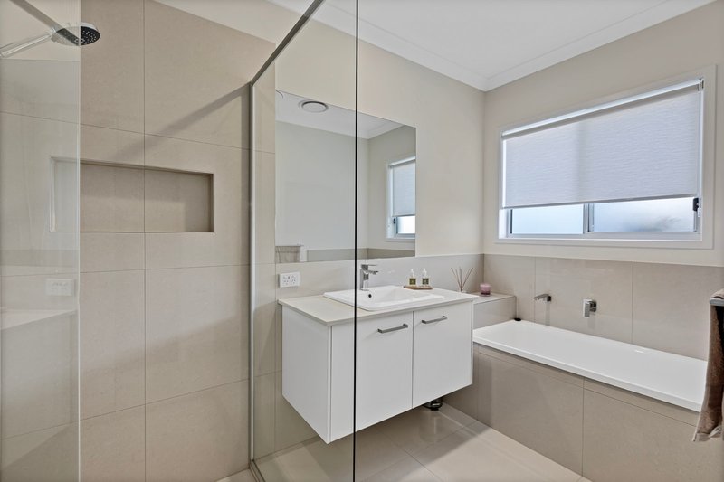 Photo - 43 Honeyeater Place, Bli Bli QLD 4560 - Image 16