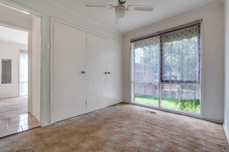 Photo - 43 Hothlyn Drive, Craigieburn VIC 3064 - Image 11