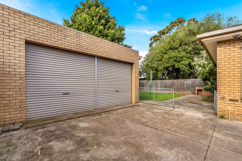 Photo - 43 Hothlyn Drive, Craigieburn VIC 3064 - Image 14