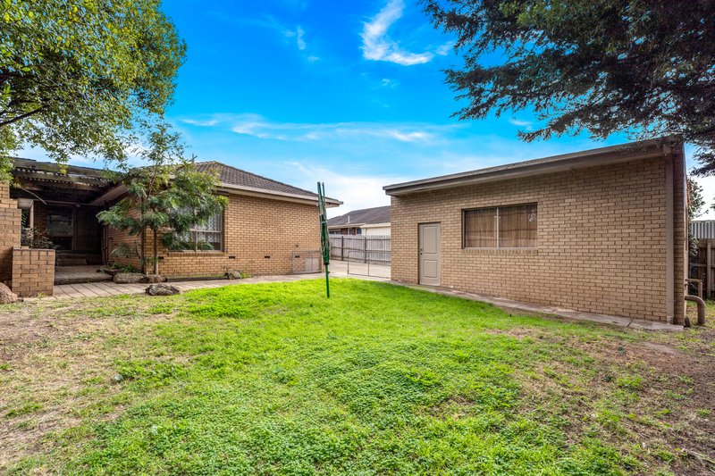 Photo - 43 Hothlyn Drive, Craigieburn VIC 3064 - Image 15