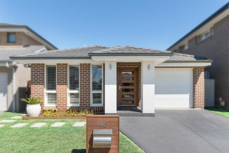 Photo - 43 Hoy Street, Moorebank NSW 2170 - Image 3